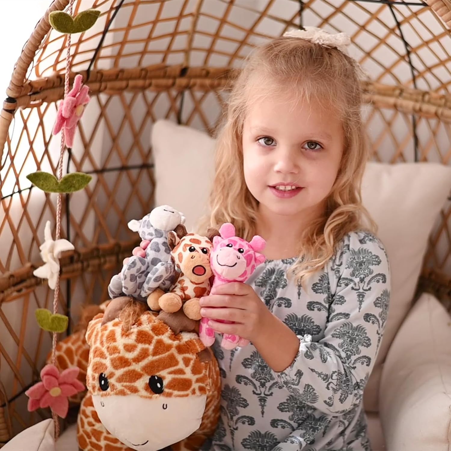 18in Tezituor Giraffe Stuffed Animal with 3 Cute Babies